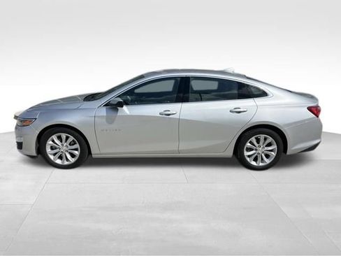 Used 2022 Chevrolet Malibu LT image 2