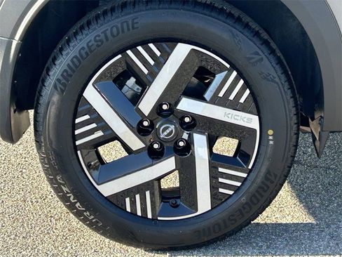 New 2026 Nissan Kicks SV image 7