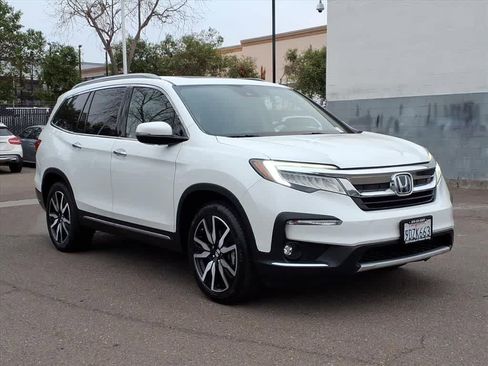 Used 2020 Honda Pilot Touring image 3