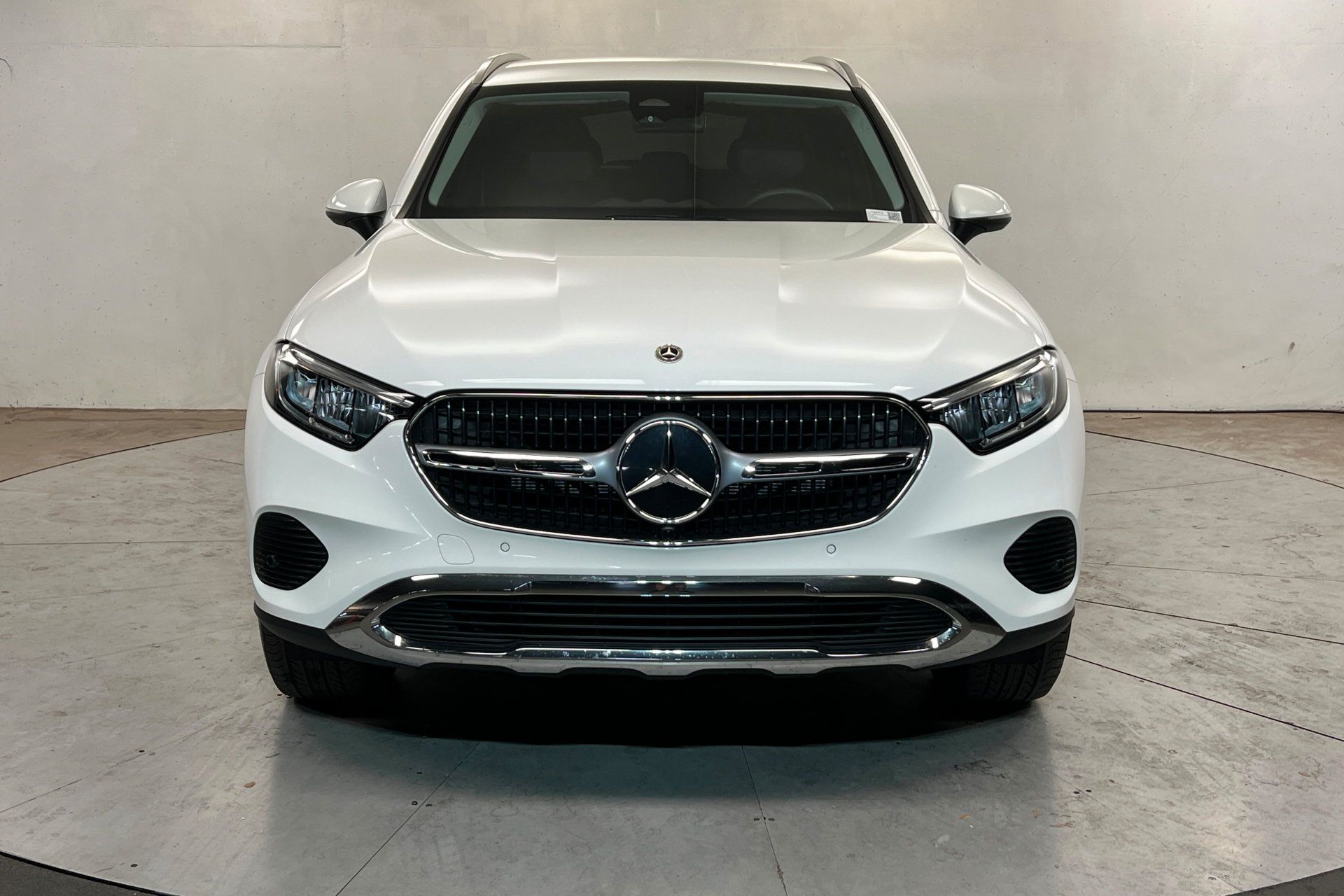 Used 2024 Mercedes-Benz GLC 300 4MATIC image 9