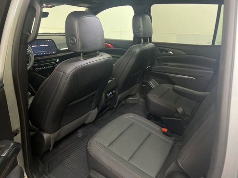 Used 2025 Chevrolet Traverse Z71 w/ Enhanced Driving Package AWD/4WD image 24