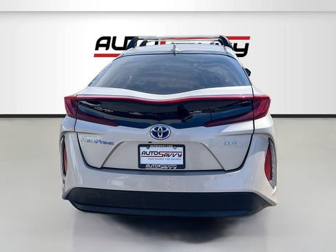 Used 2021 Toyota Prius Prime XLE image 6