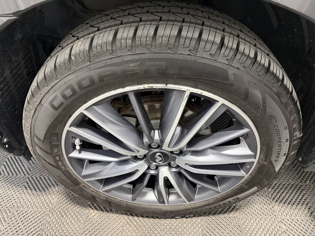 Used 2019 INFINITI QX60 Luxe w/ Essential Package AWD/4WD image 23