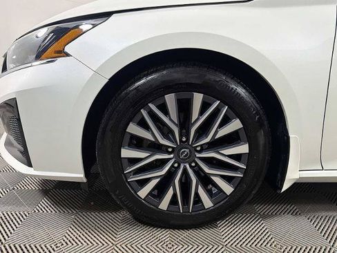 Certified 2023 Nissan Altima 2.5 SV w/ SV Premium Package FWD image 27