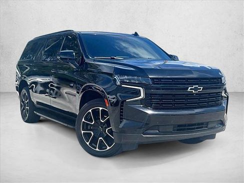 Used 2023 Chevrolet Suburban RST w/ Luxury Package AWD/4WD image 12