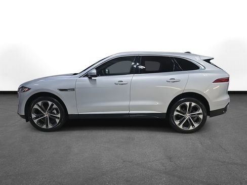 Used 2023 Jaguar F-PACE S image 9