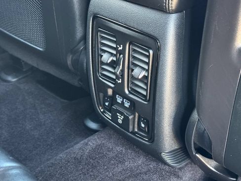 Used 2018 Jeep Grand Cherokee High Altitude AWD/4WD image 19