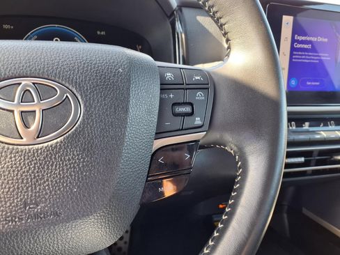 Certified 2025 Toyota Camry SE FWD image 22