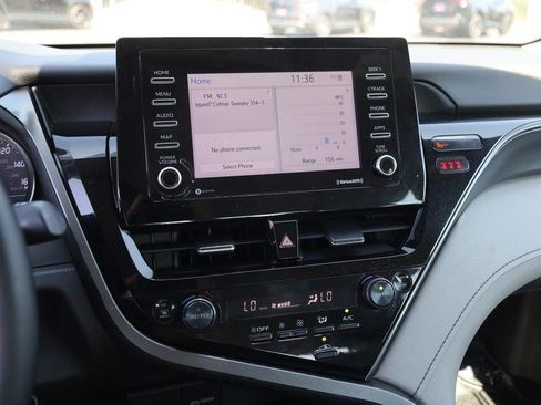 Used 2022 Toyota Camry SE FWD image 14