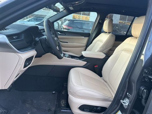 New 2026 Jeep Grand Cherokee Limited w/ Limited Altitude Package AWD/4WD image 10