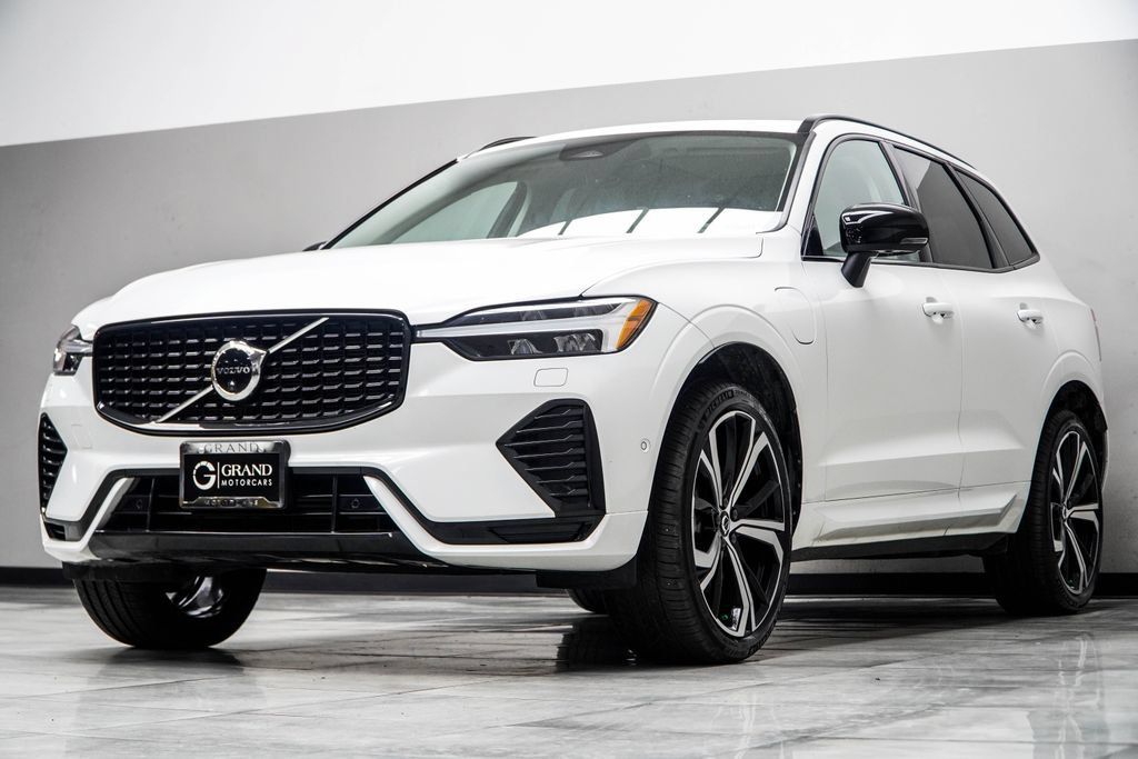 Used 2023 Volvo XC60 T8 Ultimate w/ Climate Package AWD/4WD image 10
