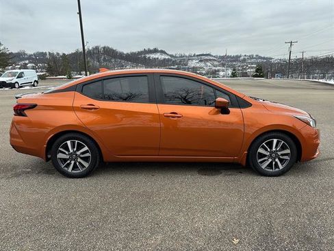 Used 2020 Nissan Versa SV image 5