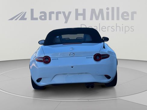 Used 2024 MAZDA MX-5 Miata Grand Touring RWD image 5