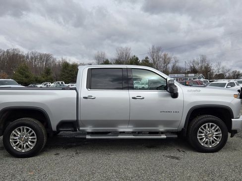 Used 2023 Chevrolet Silverado 2500 High Country w/ Z71 Off-Road Package image 2