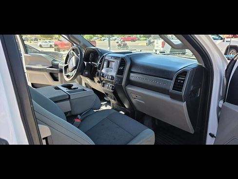 Used 2018 Ford F250 XL w/ Power Equipment Group AWD/4WD image 11