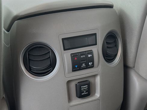 Used 2015 Honda Pilot LX image 23