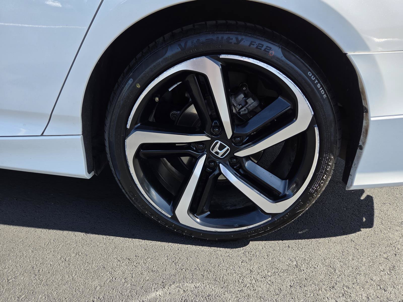 Used 2019 Honda Accord Sport image 9