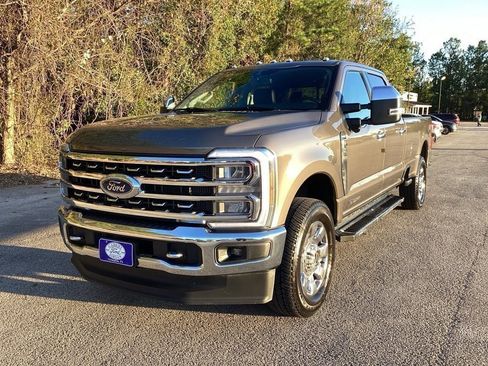 Used 2023 Ford F250 Lariat w/ Chrome Package image 5