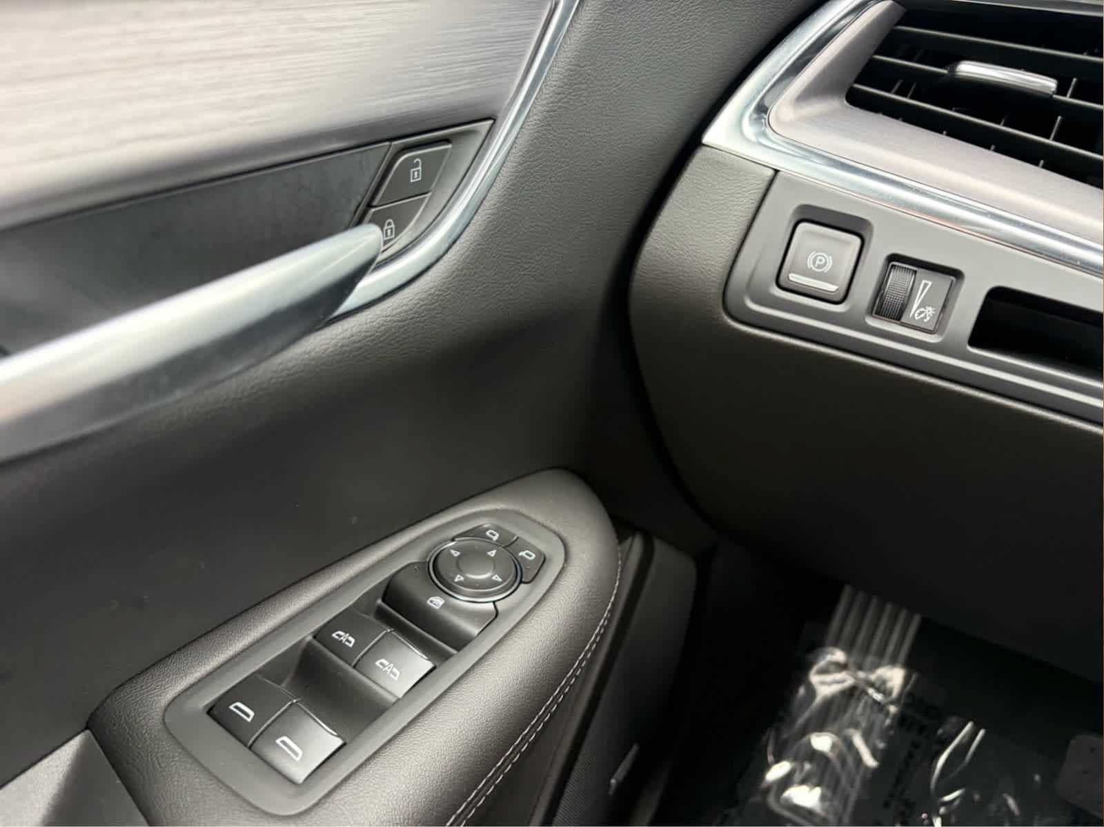 Used 2026 Cadillac XT5 Luxury AWD/4WD image 14