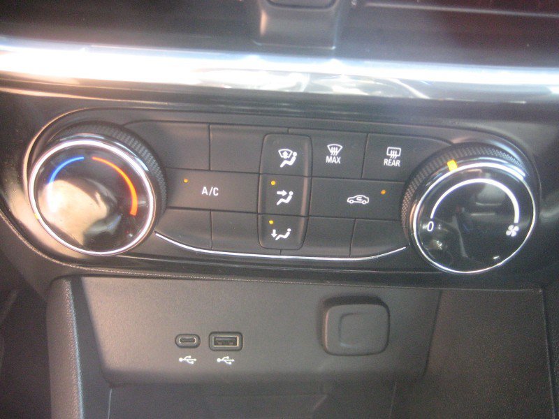 Used 2025 Buick Encore GX Sport Touring FWD image 18