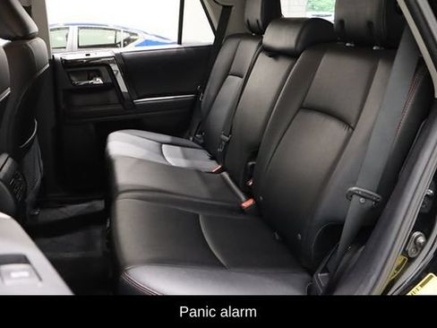 Used 2022 Toyota 4Runner TRD Off-Road Premium AWD/4WD image 12
