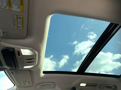 Certified 2023 Subaru Ascent Limited w/ Technology Package image 20