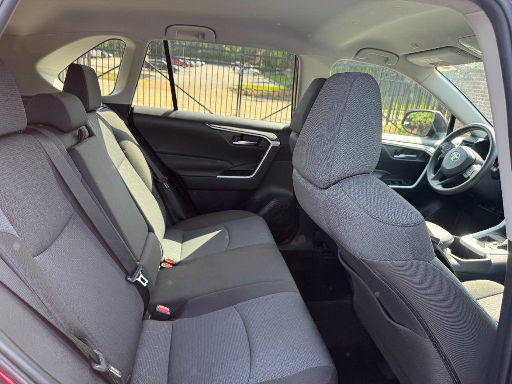 Used 2025 Toyota RAV4 XLE FWD image 14