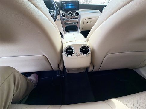 Used 2022 Mercedes-Benz GLC 300 4MATIC image 34