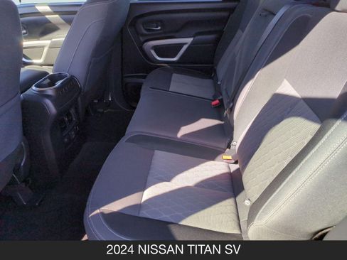 Used 2024 Nissan Titan SV w/ SV Convenience Package image 15