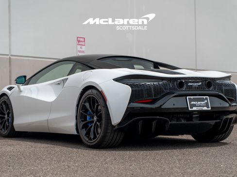 New 2026 McLaren Artura RWD image 5