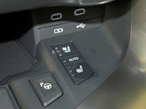 Used 2025 Lexus LX 700h Overtrail AWD/4WD image 33