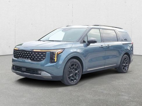 Used 2025 Kia Carnival SX w/ SX Dark Edition Package image 3