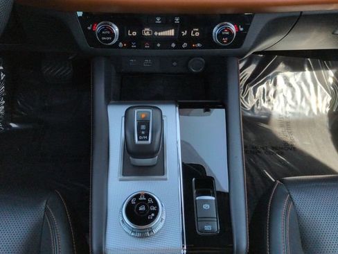 Used 2023 Mitsubishi Outlander SEL FWD image 19