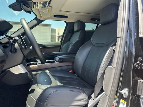 Used 2024 Land Rover Range Rover SE AWD/4WD image 8