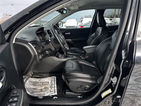 Used 2021 Jeep Cherokee Latitude Plus image 9