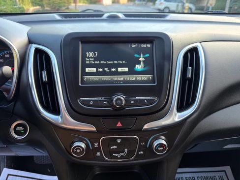 Used 2018 Chevrolet Equinox LT image 17