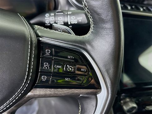 Used 2022 Jeep Grand Cherokee Overland image 25