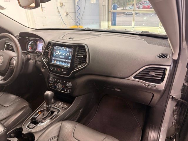 Used 2021 Jeep Cherokee Limited w/ Elite Package AWD/4WD image 25