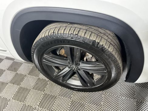 Used 2021 Volkswagen Atlas SE w/ Panoramic Sunroof Package image 10