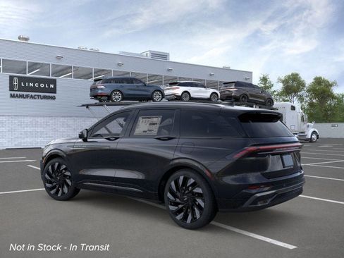 New 2026 Lincoln Nautilus Reserve image 4