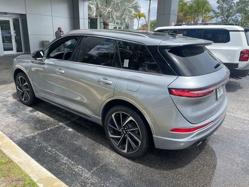 Used 2024 Lincoln Corsair Grand Touring image 4