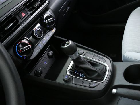 Used 2023 Hyundai Kona SEL image 19