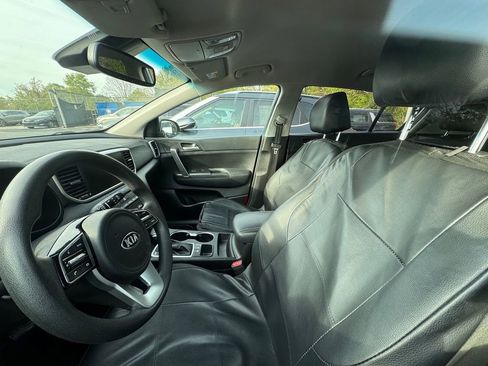 Used 2022 Kia Sportage LX image 7