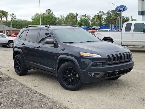 Used 2016 Jeep Cherokee Trailhawk w/ Comfort/Convenience Group AWD/4WD image 41