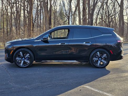 Used 2023 BMW iX M60 image 3