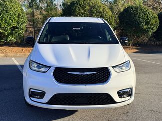 New 2026 Chrysler Pacifica Select video 2