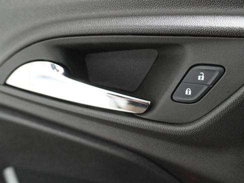 Used 2025 Chevrolet Trax LS FWD image 23
