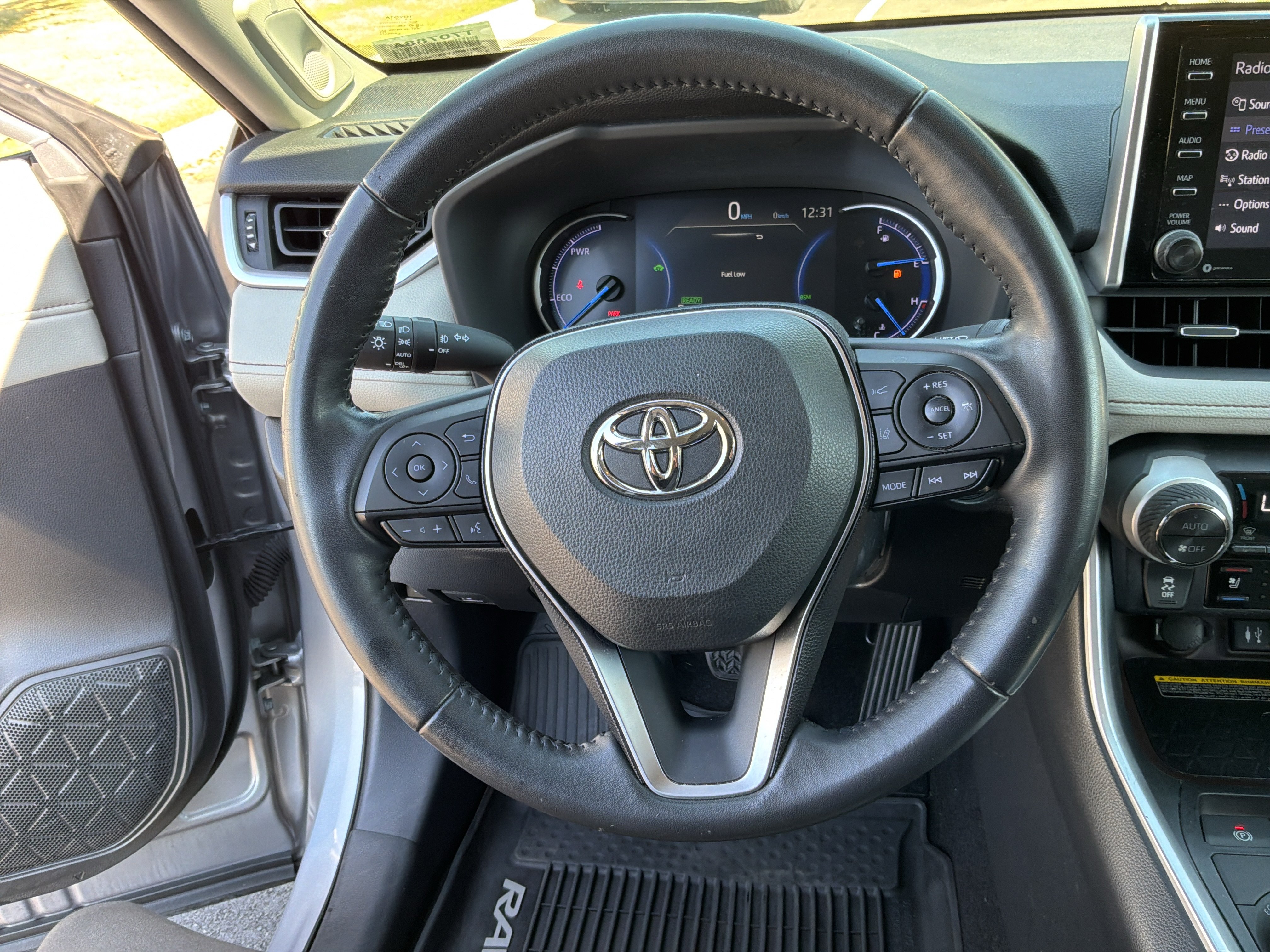 Used 2019 Toyota RAV4 Limited AWD/4WD image 18