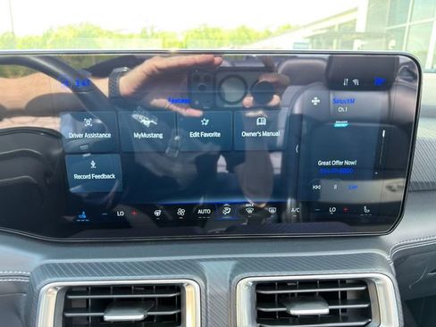 Used 2025 Ford Mustang Premium RWD image 25