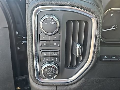 Used 2022 GMC Sierra 2500 Denali w/ Denali Ultimate Package image 17